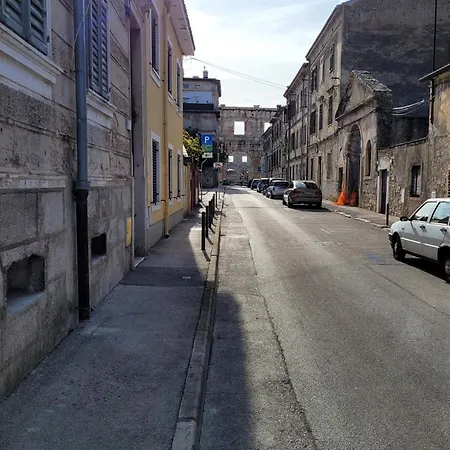 Amfiteatar Daire Pula