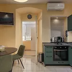 Amfiteatar דירה *
