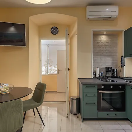 Amfiteatar Lägenhet *